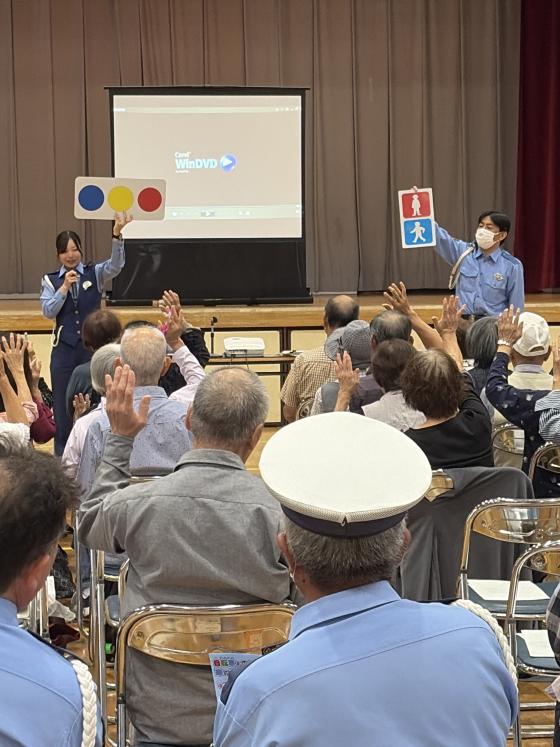 交通課員